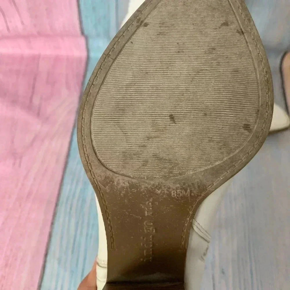 White pointy toe ankle booties block heel - Picture 12 of 12